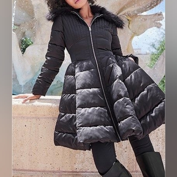 VENUS Black Puffer Coat with Faux Fur Trim - Picture 3 of 6